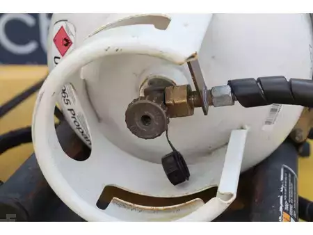 Carretilla elevadora GLP 2011  Yale GLP25VX F2170 (17)