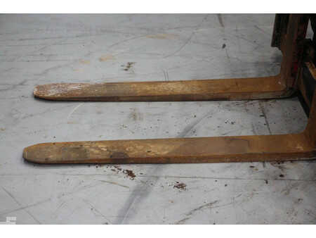 Dieselstapler 2010  Yale GDP30VX E2345 (11)