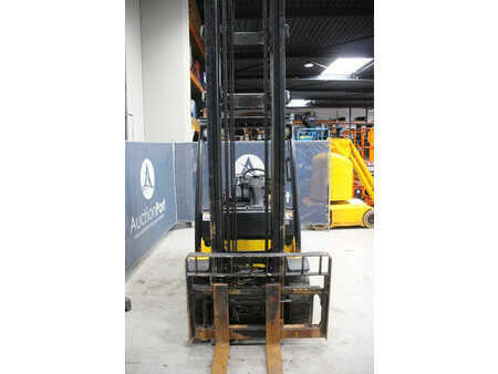 Dieselstapler 2010  Yale GDP30VX E2345 (7)