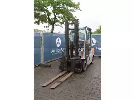 Diesel heftrucks 2011  Still RX70-35 (8)