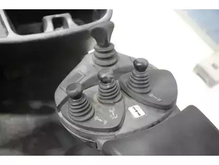 Carretilla elevadora GLP 2013  Linde H20T-01 (26)