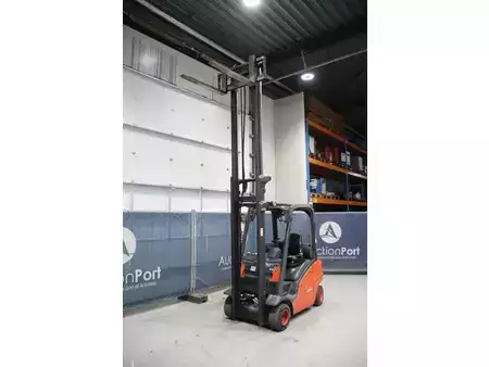 Carretilla elevadora GLP 2013  Linde H20T-01 (30)