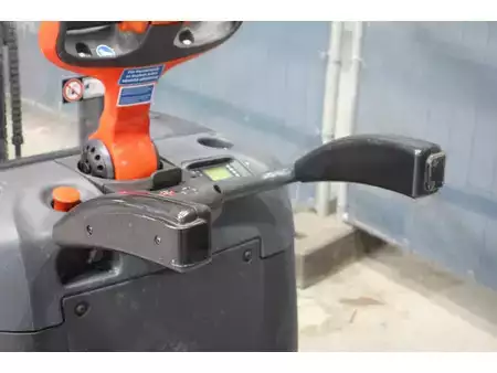 Stacker pedestre 2021  Linde D14 AP (15)