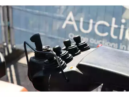 Eléctrico - 4 rodas 2018  Toyota 8FBMT50 (26)