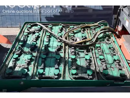 Eléctrico - 4 rodas 2018  Toyota 8FBMT50 (31)