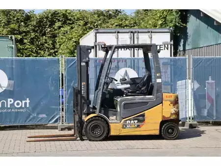 4-wiel elektrische heftrucks 2020  CAT Lift Trucks 2EP5000 (1)