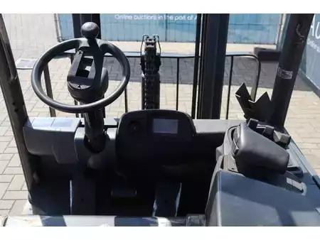 4-wiel elektrische heftrucks 2020  CAT Lift Trucks 2EP5000 (22)