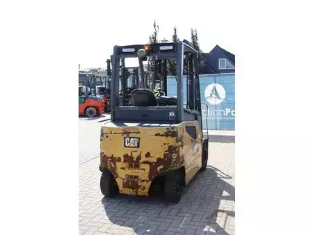 4-wiel elektrische heftrucks 2020  CAT Lift Trucks 2EP5000 (6)
