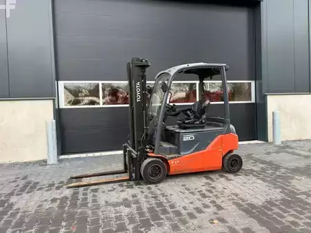 Elektro 4 Rad 2017  Toyota 8FBM20T (1)