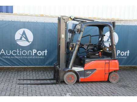 Elektryczne 4-kołowe 2018  Linde E16P-02 (1)