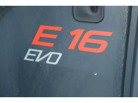 Elektryczne 4-kołowe 2018  Linde E16P-02 (14)