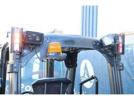 Elektryczne 4-kołowe 2018  Linde E16P-02 (18)