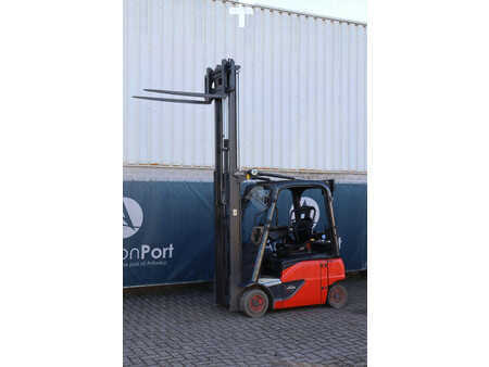 Elektryczne 4-kołowe 2018  Linde E16P-02 (33)