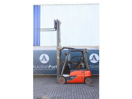 Elektryczne 4-kołowe 2018  Linde E16P-02 (34)