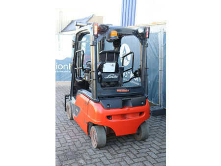 Elektryczne 4-kołowe 2018  Linde E16P-02 (4)