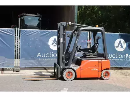 4-wiel elektrische heftrucks 2014  Linde E16P-01 (1)