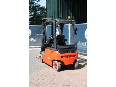 4-wiel elektrische heftrucks 2014  Linde E16P-01 (4)