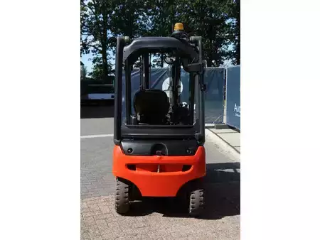 4-wiel elektrische heftrucks 2014  Linde E16P-01 (5)