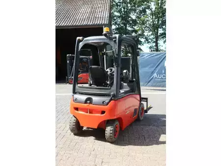 4-wiel elektrische heftrucks 2014  Linde E16P-01 (6)