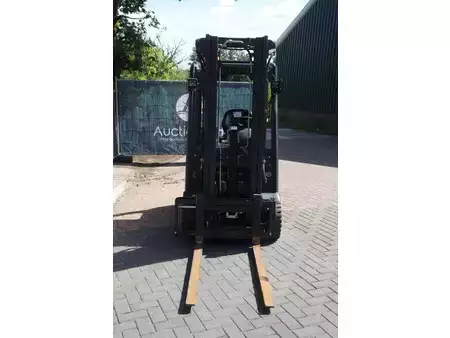 4-wiel elektrische heftrucks 2014  Linde E16P-01 (8)