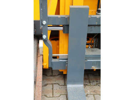 Reach Truck - Jungheinrich ETV216 (12)
