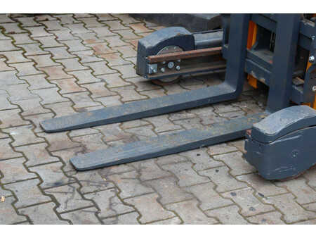Reach Truck - Jungheinrich ETV216 (9)