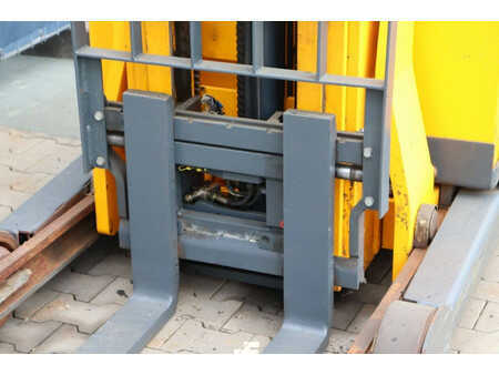 Reachtrucks 2004  Jungheinrich ETV 216 (11)