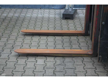 Nestekaasutrukki 1997  Hyster H7.00XL (11)