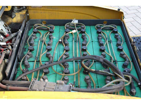 Elektro čtyřkolový VZV 2022  Yale ERP16VT (31)