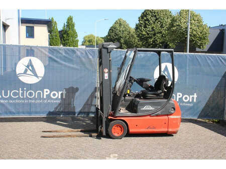 4-wiel elektrische heftrucks 2000  Linde E16C-02 (1)