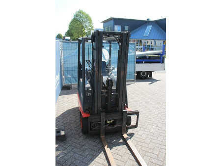 4-wiel elektrische heftrucks 2000  Linde E16C-02 (6)