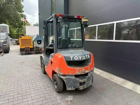 Dieseltrukki 2017  Toyota 06-8FD25F (4)