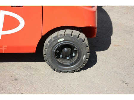 Electric - 4 wheels 2024  EP Equipment EFL303 (11)