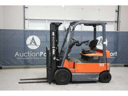 Electric - 4 wheels 2013  Toyota 7FBMF25 (1)