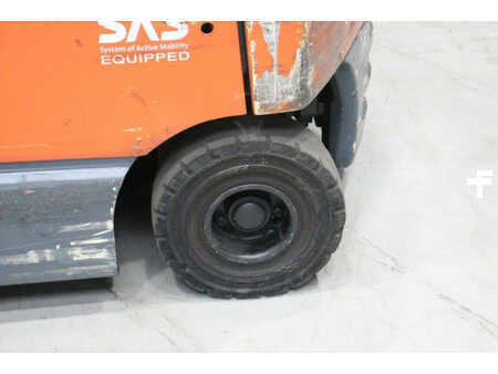 Electric - 4 wheels 2013  Toyota 7FBMF25 (17)