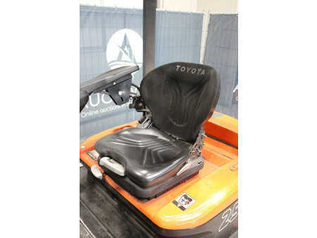 Electric - 4 wheels 2013  Toyota 7FBMF25 (26)