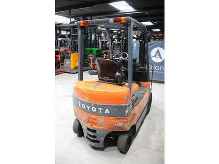 Electric - 4 wheels 2013  Toyota 7FBMF25 (5)