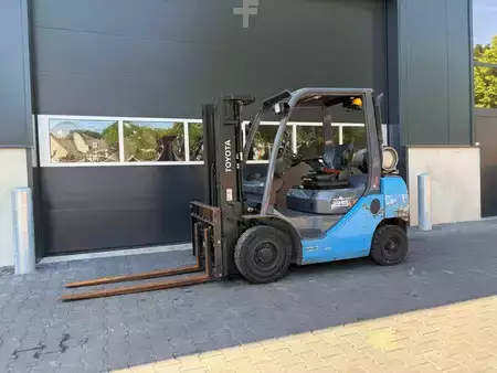 Wózki gazowe 2020  Toyota 06-8FG25F (1)