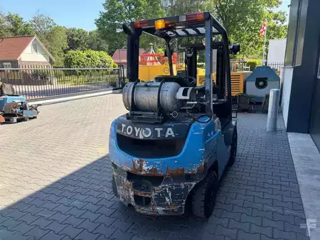 Wózki gazowe 2020  Toyota 06-8FG25F (4)
