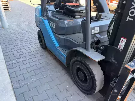 Wózki gazowe 2020  Toyota 06-8FG25F (7)