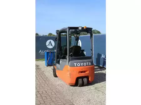 Elektro 4 Rad 2014  Toyota 8FBET16 (4)