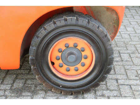 Chariots élévateurs diesel 2010  Linde H50D-01 (18)