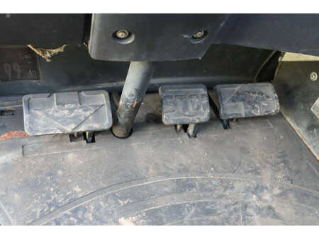 Chariots élévateurs diesel 2010  Linde H50D-01 (25)