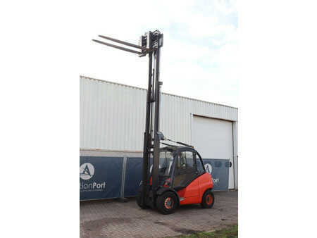 Chariots élévateurs diesel 2010  Linde H50D-01 (32)