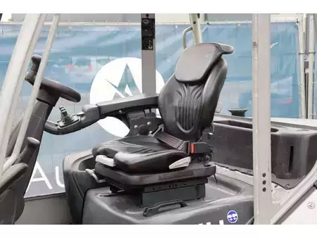 Carrelli elevatori diesel 2014  Still RX70-40 (24)