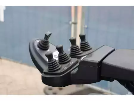 Carrelli elevatori diesel 2014  Still RX70-40 (25)