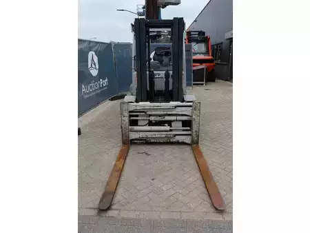 Carrelli elevatori diesel 2014  Still RX70-40 (8)