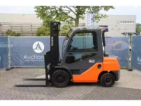 Carrelli elevatori diesel 2020  Toyota 02-8FDF30 (2)