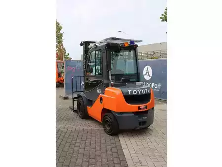 Carrelli elevatori diesel 2020  Toyota 02-8FDF30 (4)