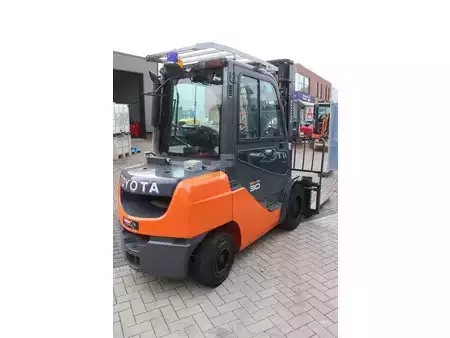 Carrelli elevatori diesel 2020  Toyota 02-8FDF30 (6)